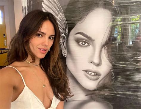 elsa gonzalez nude|Eiza González poses naked but covered in body art .